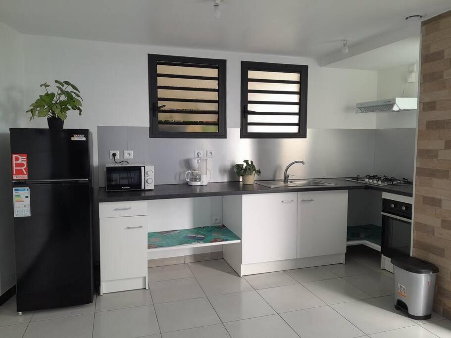 Maison De Vacances Leu Ti Coin Des O A La Chaloupe 圣勒 外观 照片